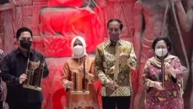 Presiden Jokowi, Iriana, Megawati dan Erick Thohir resmikan Sarinah.