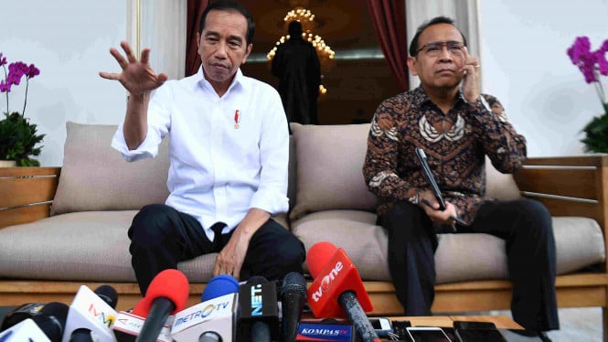 Presiden Jokowi dan Mensesneg Pratikno