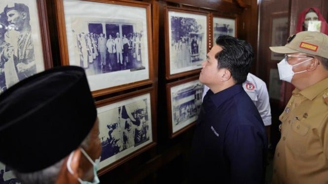 Menteri BUMN Erick Thohir di Rumah Pengasingan Soekarno di Bengkulu