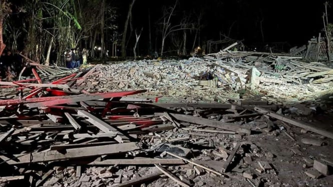 Ledakan petasan menghancurkan puluhan rumah di Blitar, Jawa Timur