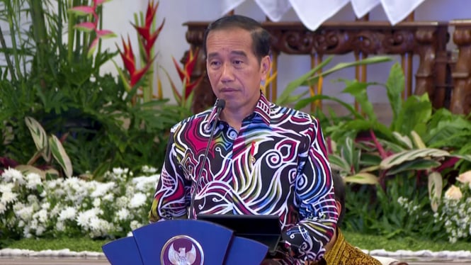 Presiden Jokowi sampaikan kata pengantar di Rapat Kabinet Paripurna