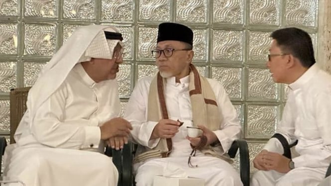 Mendag Zulhas berbincang akrab dengan pemilik Bank Al Bilad Syekh Ibrahim Subai