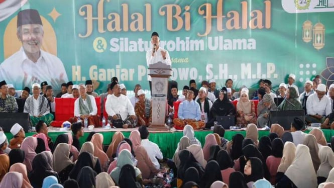 Ganjar Pranowo menghadiri halalbihalal di Ponpes Al Badri, Jember, Jatim